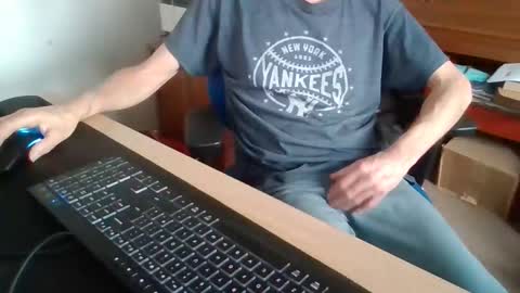 petitwilly online show from 12.15.25