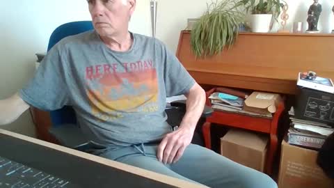 petitwilly online show from 04.30.26