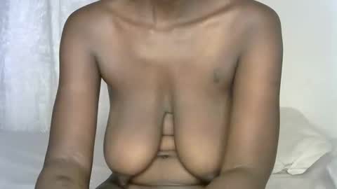 pettite_cora1 online show from 11.17.25