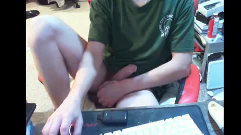 Snapshot of phantm420__ chatting on 10.29.25 phantm420__ online show from 10.29.25