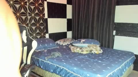 Snapshot of philhotbody chatting on 01.13.25 AJ online show from 01.13.25