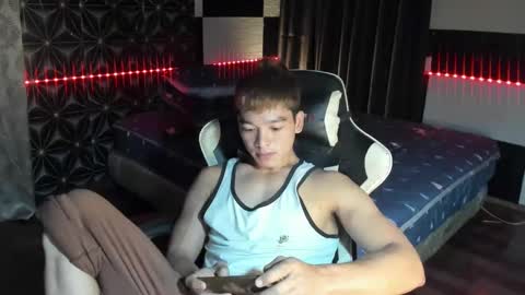 Snapshot of philhotbody chatting on 01.26.25 AJ online show from 01.26.25