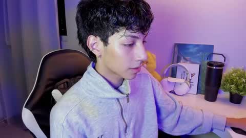 Snapshot of philipe_moonlight_ chatting on 09.20.25 Phil.   INDEPENDENT MODEL online show from 09.20.25
