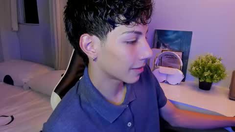 Snapshot of philipe_moonlight_ chatting on 10.14.25 Phil.   INDEPENDENT MODEL online show from 10.14.25