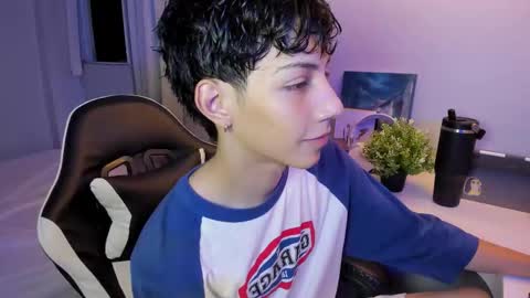 Snapshot of philipe_moonlight_ chatting on 10.19.25 Phil.   INDEPENDENT MODEL online show from 10.19.25