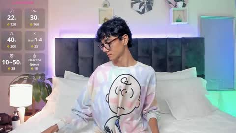 Phillip online show from 10.04.25