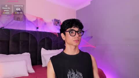 Phillip online show from 10.15.25