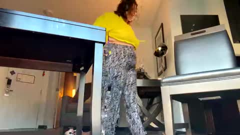 Snapshot of phillysweetheart chatting on 11.02.25 Philly Sweetheart online show from 11.02.25