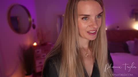 PHOENIX TAYLOR online show from 11.14.25