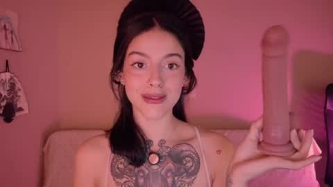 Snapshot of phoenixx_x chatting on 06.10.26 phoenixx_x online show from 06.10.26