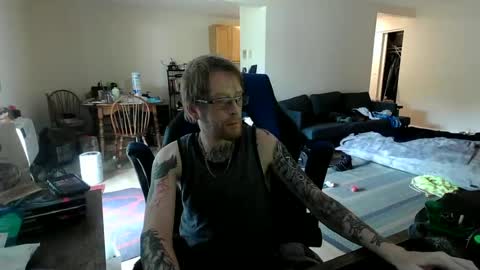 Snapshot of phrostdd chatting on 07.05.26 FrankenDaddy online show from 07.05.26