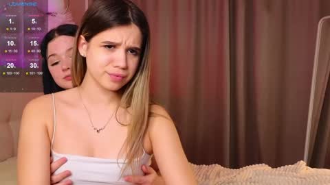 Snapshot of phyllisheart chatting on 01.16.25 Lora black and Lili blonde welcome you here online show from 01.16.25