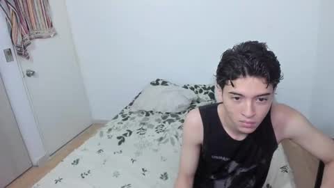 picaszomilos350 online show from 02.17.26