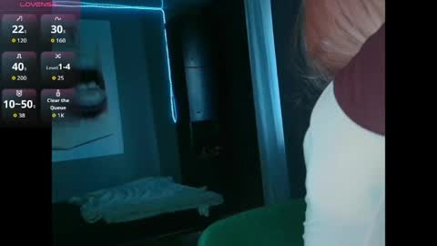 Snapshot of piera_ chatting on 04.05.26 Piera online show from 04.05.26