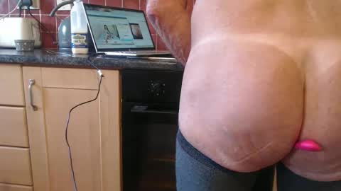 Snapshot of piercedcock069 chatting on 10.05.25 piercedcock069 online show from 10.05.25