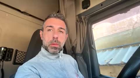 pierotu online show from 02.02.26