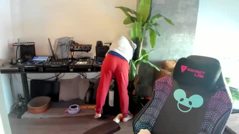 Snapshot of pierrefitch chatting on 02.26.25 Pierre Fitch online show from 02.26.25