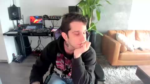 Snapshot of pierrefitch chatting on 03.09.25 Pierre Fitch online show from 03.09.25