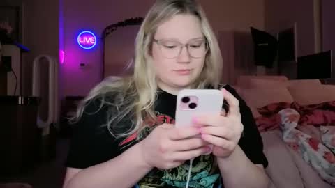 Piggy Rose online show from 03.25.26