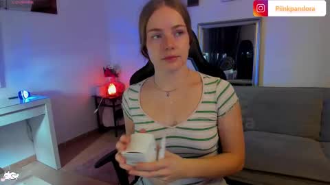 PiinkPandora online show from 11.16.25