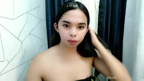 Snapshot of pinay_heart chatting on 06.18.26 heart online show from 06.18.26