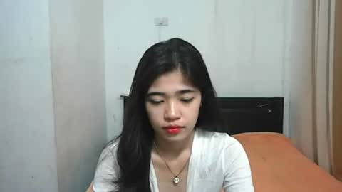 Snapshot of pinaycutie_sylvia chatting on 10.10.25 Via online show from 10.10.25