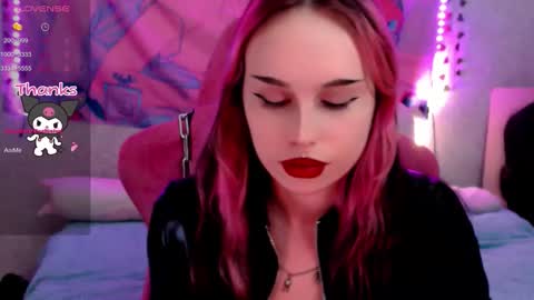 Snapshot of pineapple_dope chatting on 12.03.25 Nancy online show from 12.03.25