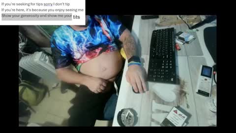 Snapshot of pini_z chatting on 01.18.25 pini_z online show from 01.18.25