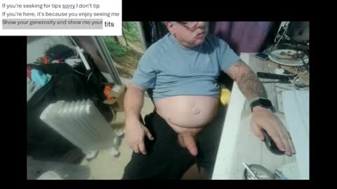 Snapshot of pini_z chatting on 02.15.25 pini_z online show from 02.15.25