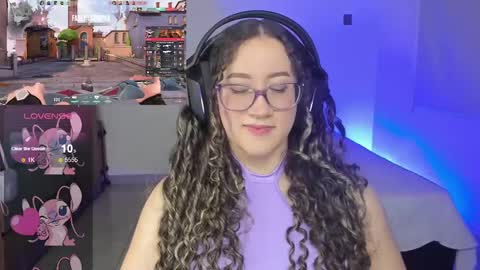 Snapshot of pink_angell chatting on 01.11.25 Emilly Santis online show from 01.11.25