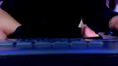 pink_blossom07 online show from 10.30.25