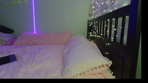 pink_tv online show from 10.03.25