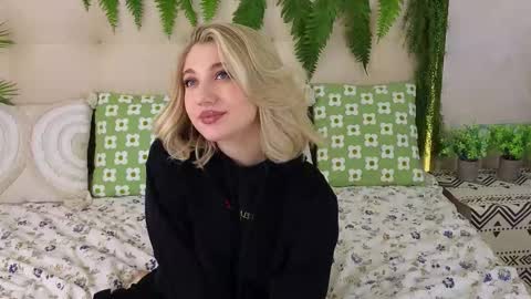 Snapshot of pinkadele chatting on 10.06.25 Adele online show from 10.06.25