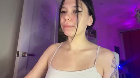 Snapshot of pinkdollylovv chatting on 09.24.25 pinkdollylovv online show from 09.24.25