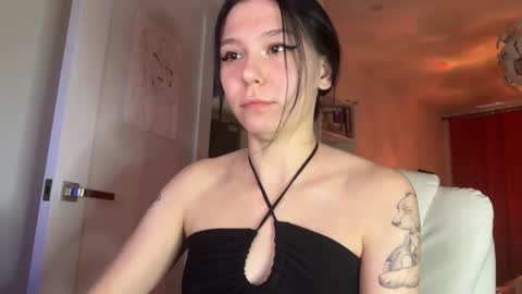 Snapshot of pinkdollylovv chatting on 10.13.25 pinkdollylovv online show from 10.13.25