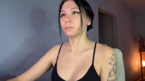 pinkdollylovv online show from 12.21.25