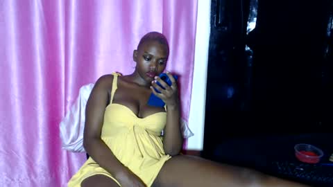 Snapshot of pinkdomina01 chatting on 07.12.26 pinkdomina01 online show from 07.12.26