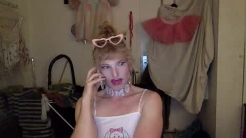 Snapshot of pinkfag chatting on 02.12.25 pinkfag online show from 02.12.25