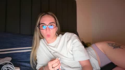 Snapshot of pinkilola chatting on 07.19.26 Pinkilola online show from 07.19.26