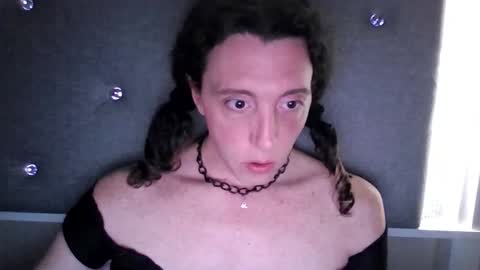 Leslie online show from 02.07.26