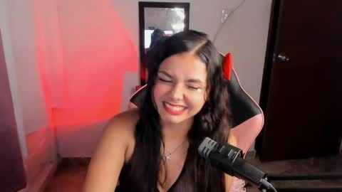 Snapshot of pinkpantherr_ chatting on 05.27.26 Sarah .. online show from 05.27.26