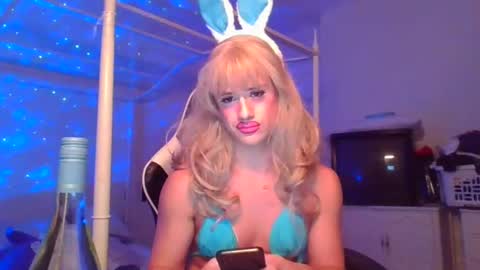 Snapshot of pinkpillbambi chatting on 01.29.25 pinkpillbambi online show from 01.29.25