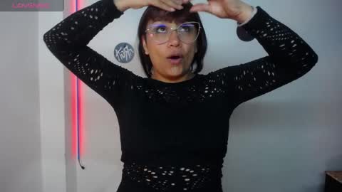 Snapshot of pinky_pinky_ chatting on 05.10.26 VIOLETA LOPEZ online show from 05.10.26