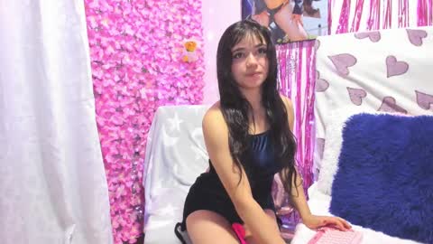 Snapshot of pinky_purr chatting on 09.19.25 Pinky Purr online show from 09.19.25