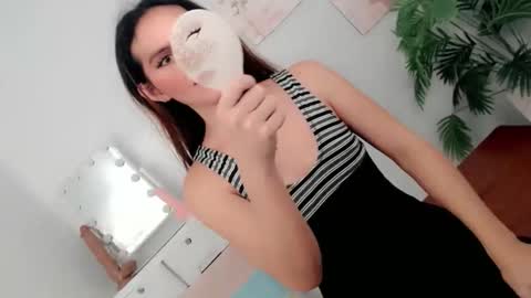 Snapshot of pinky_web03 chatting on 11.22.25 pinky_web03 online show from 11.22.25