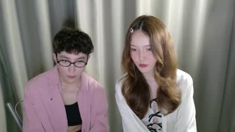 Li long hair and Ru short hair online show from 06.13.26