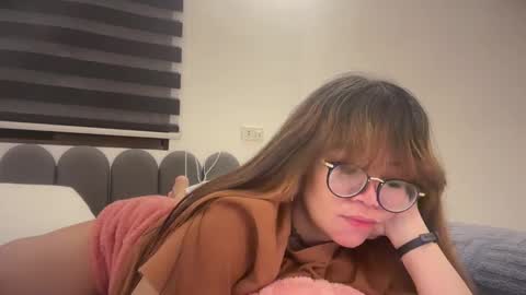 Snapshot of pinkyrosexx chatting on 05.18.26 Rose online show from 05.18.26