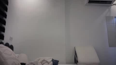 Snapshot of pinkyrosexx chatting on 06.03.26 Rose online show from 06.03.26