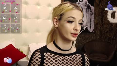 Snapshot of pinkyspark chatting on 01.19.25 Pinky online show from 01.19.25