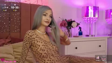 Snapshot of pinkyspark chatting on 09.20.25 Pinky online show from 09.20.25